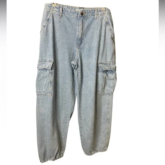 Levi’s 94 Baggy Cargo Jeans | Light Wash Denim | Wide Leg | Size 32 - Picture 2 of 8